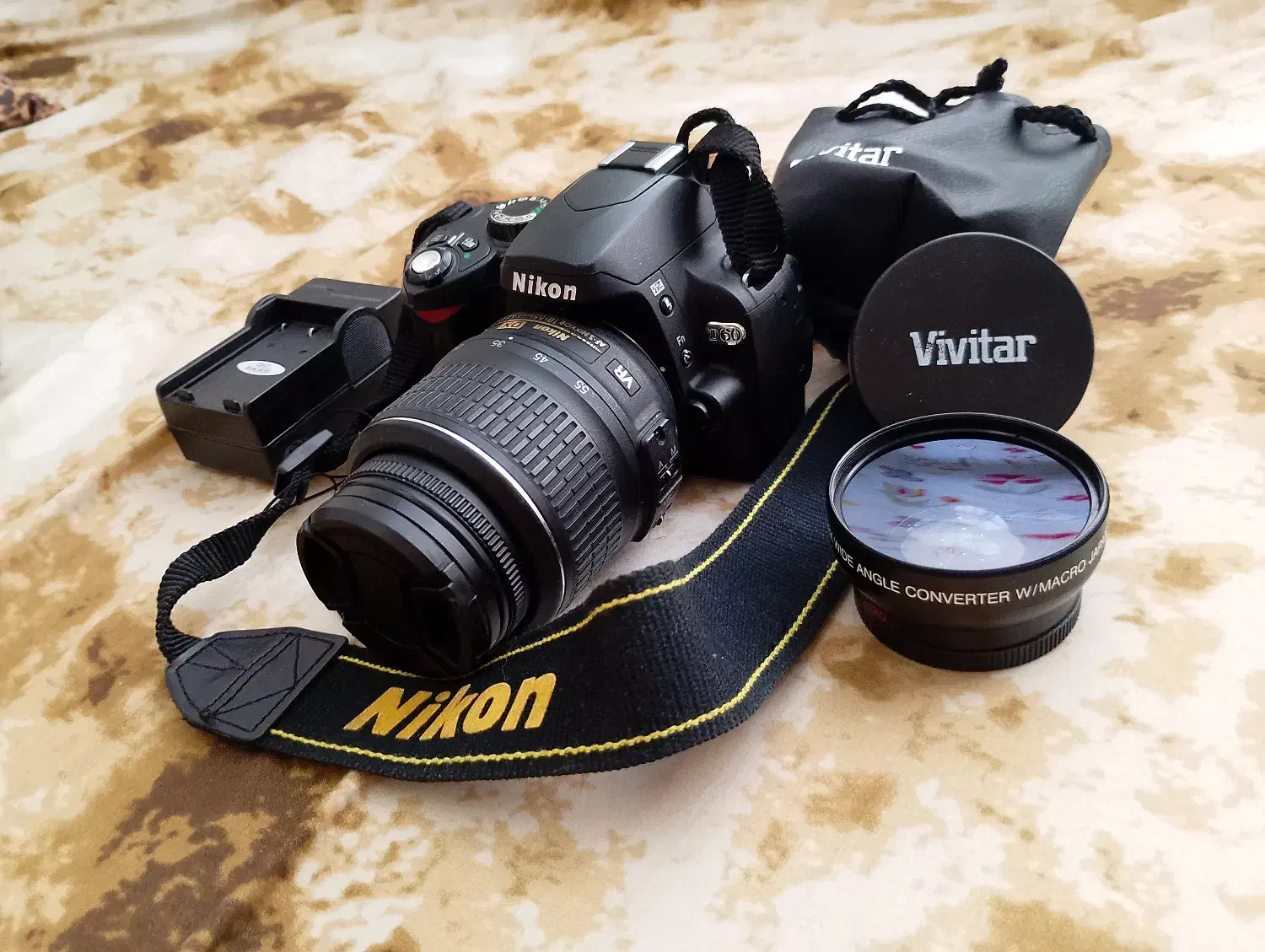 دوربین نیکون D60 با لنز نیکون 55-18 و لنز مایکرو|دوربین عکاسی و فیلمبرداری|تهران, اقدسیه|دیوار