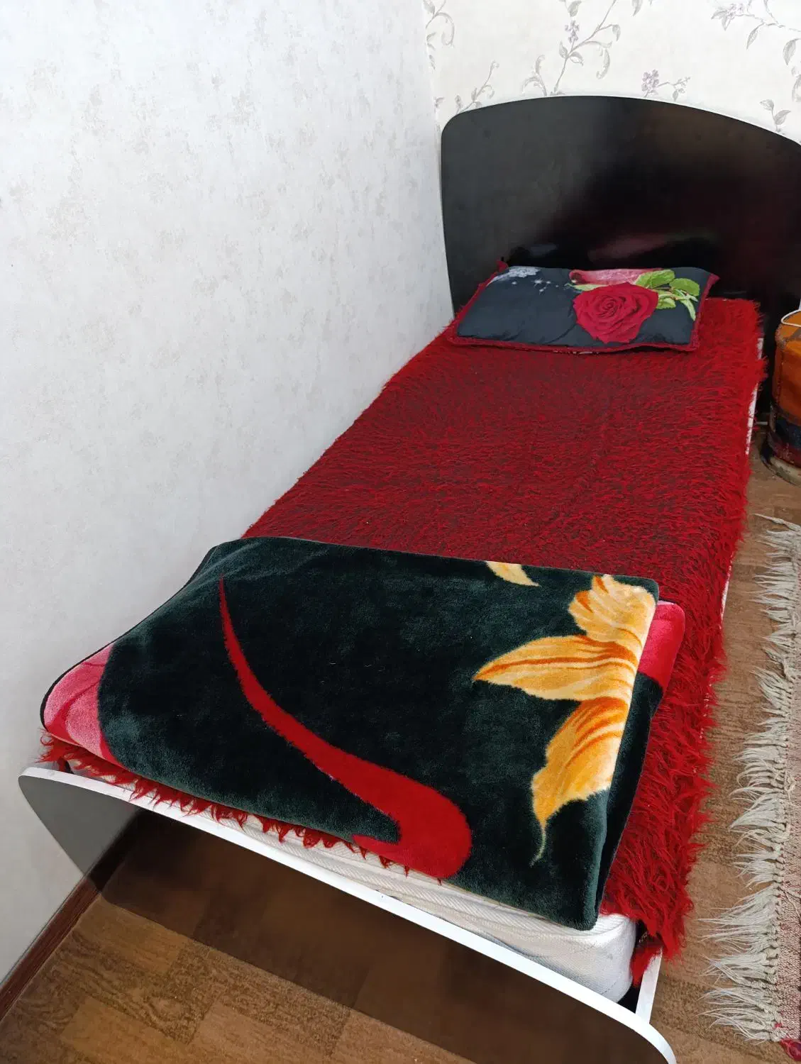 تخت خواب|تخت و سرویس خواب|شیراز, شریف‌آباد|دیوار