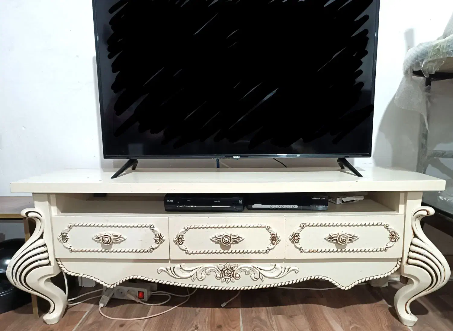 میز تلویزیون|میز تلویزیون|لاهیجان, بازکیاگوراب|دیوار