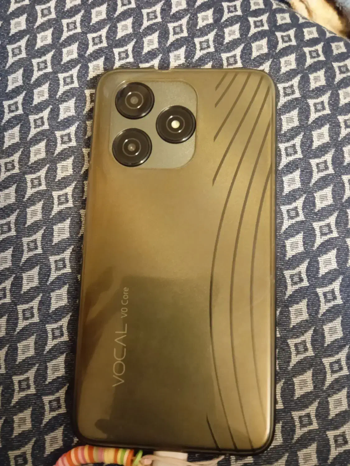 گوشی ووکال  نو کارتون و شارژر هندزفری|موبایل|اراک, |دیوار