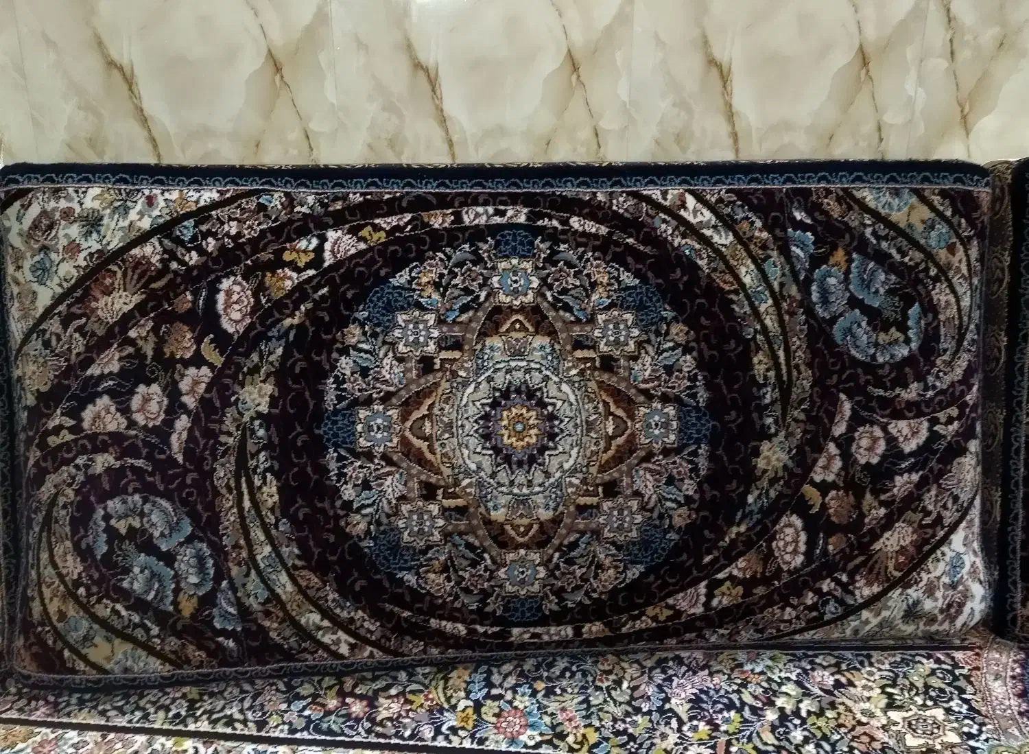 پشتی سالم و نو|پشتی|اراک, |دیوار