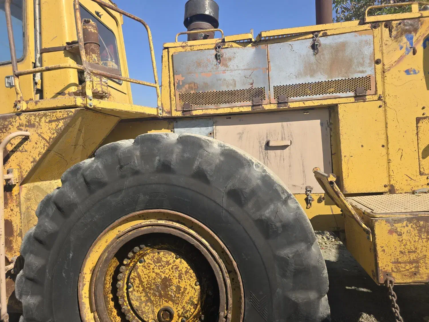 لودر ۹۸۸ کاتپیرلار|خودرو سنگین|ری, امین آباد|دیوار