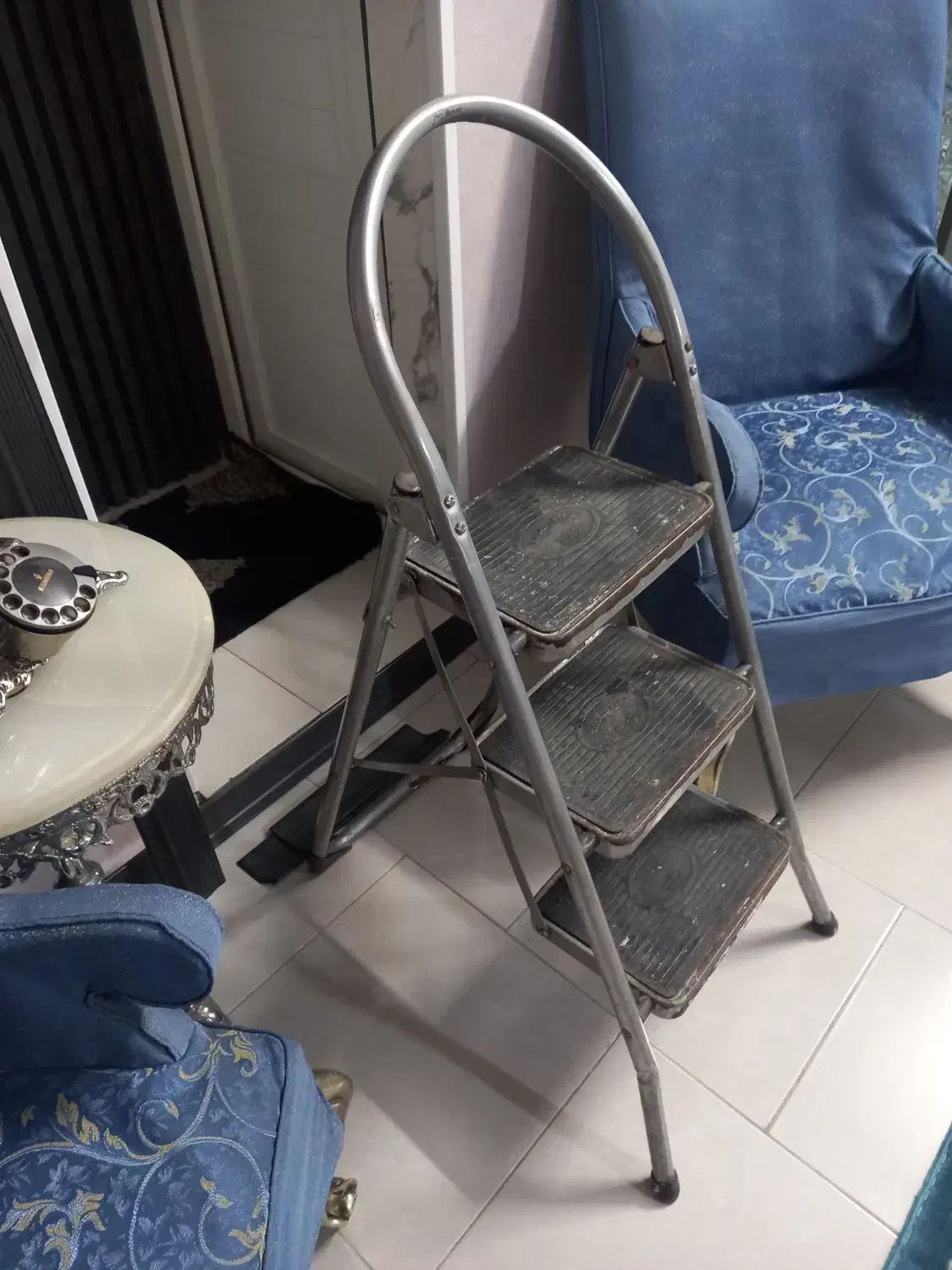 نبردبان ۳ پله|ابزارآلات|تهران, امام زاده عبدالله|دیوار