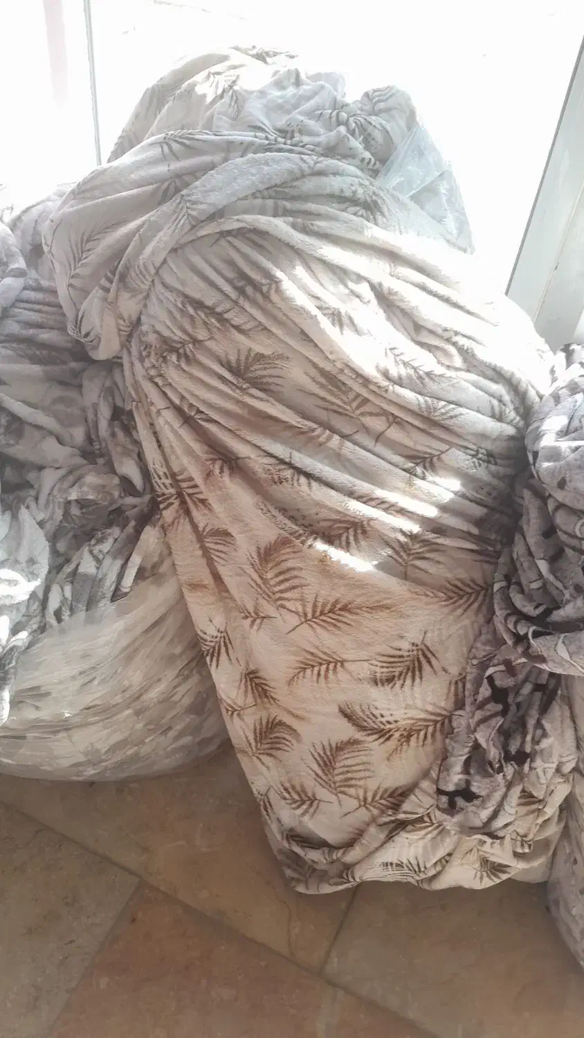 فروش پتو های متری به قیمت عمده|رختخواب، بالش، پتو|مشهد, انقلاب|دیوار