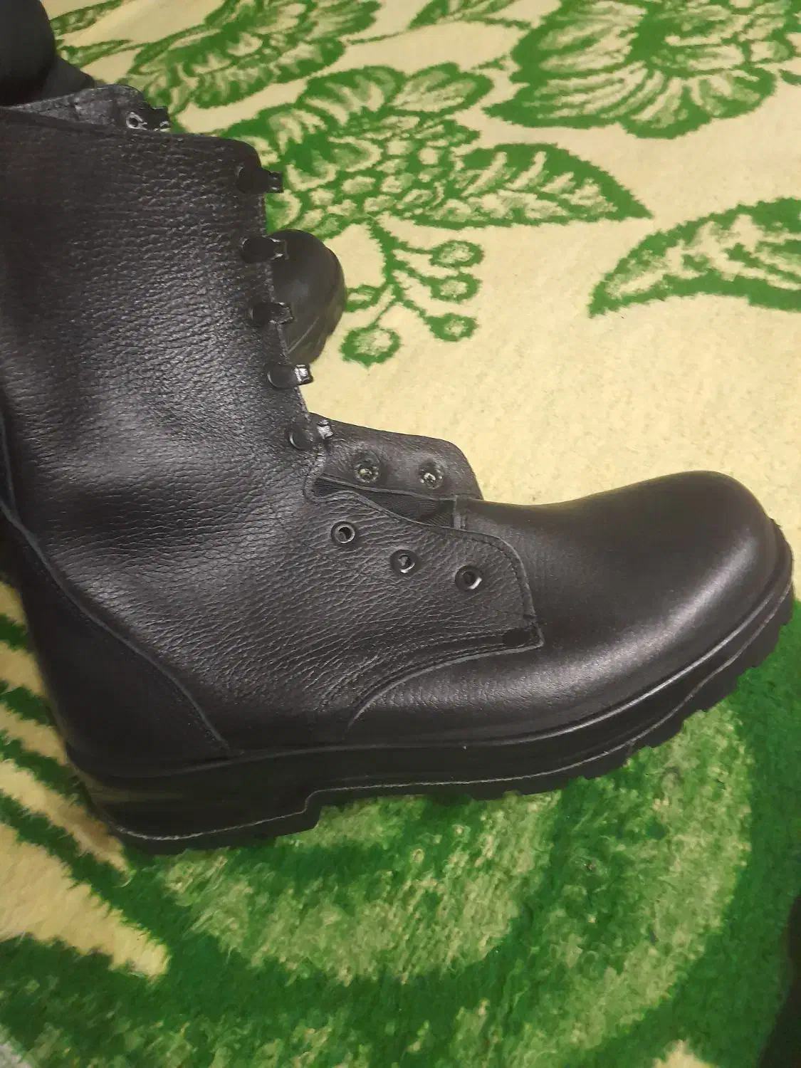 پوتین|کیف، کفش، کمربند|مریوان, |دیوار