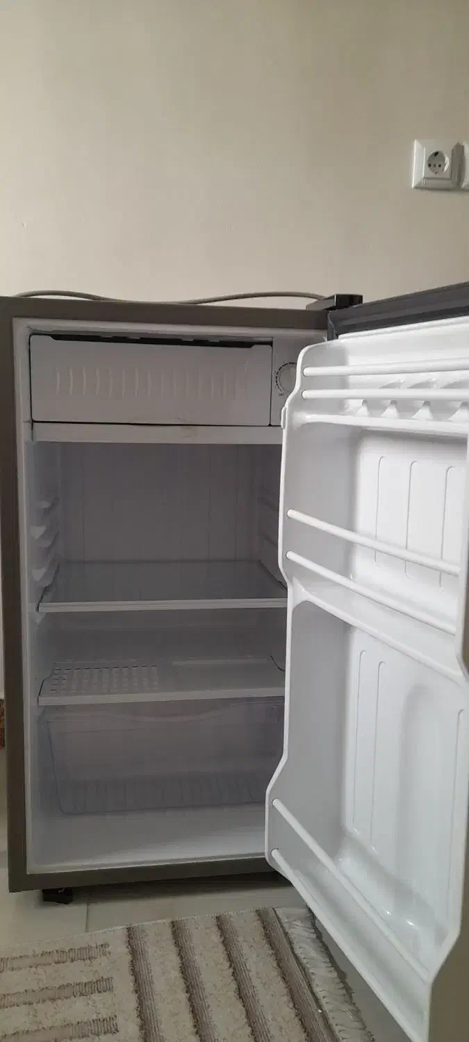یخچال ۵فوت ایستکول فقط یکسال استفاده شده|یخچال و فریزر|رشت, قاسمیه|دیوار
