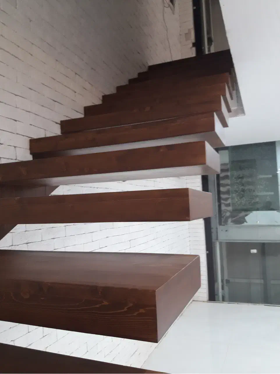 طراحی و ساخت تخصصی پله فلزی و چوبی|خدمات پیشه و مهارت|بندر ماهشهر, |دیوار