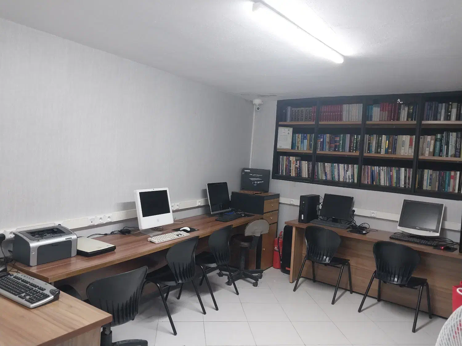 اجاره ساعتی کلاس آموزشگاه بهترین لوکیشن شهر|اجارهٔ کوتاه‌مدت دفتر کار و فضای آموزشی|قزوین, |دیوار