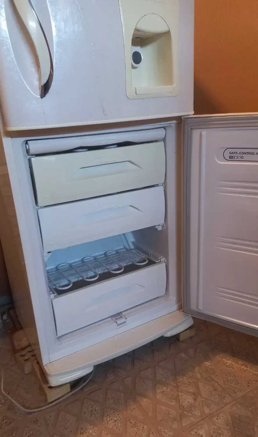 یخچال ۲۴ فوت امرسان قیمت مناسب|یخچال و فریزر|آباده, |دیوار