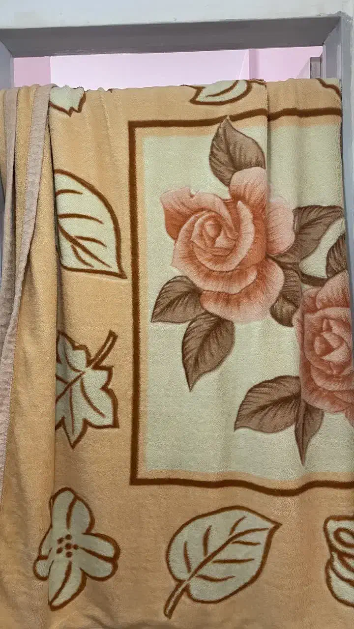 پتو|رختخواب، بالش، پتو|پرند, فاز ۰|دیوار