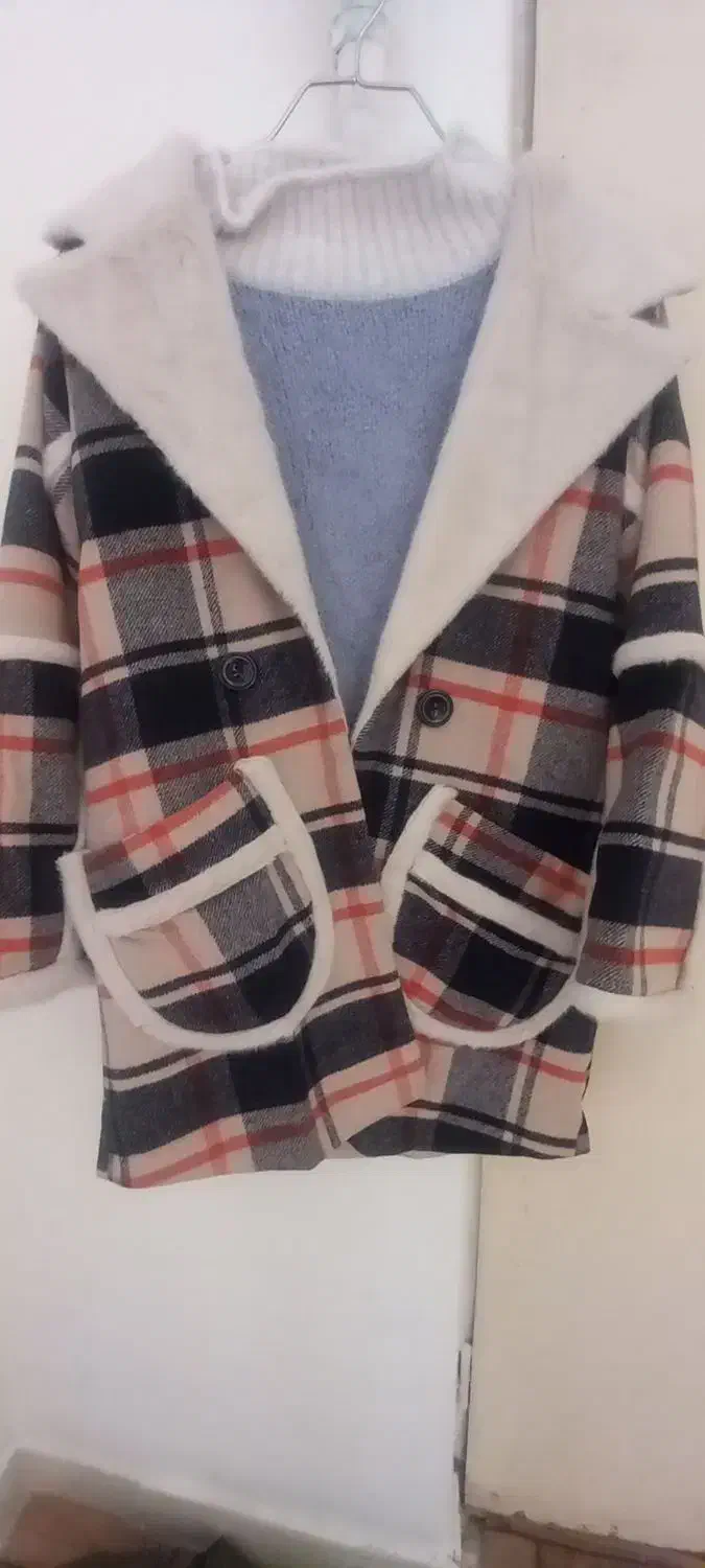 پالتو|لباس|آبیک, |دیوار