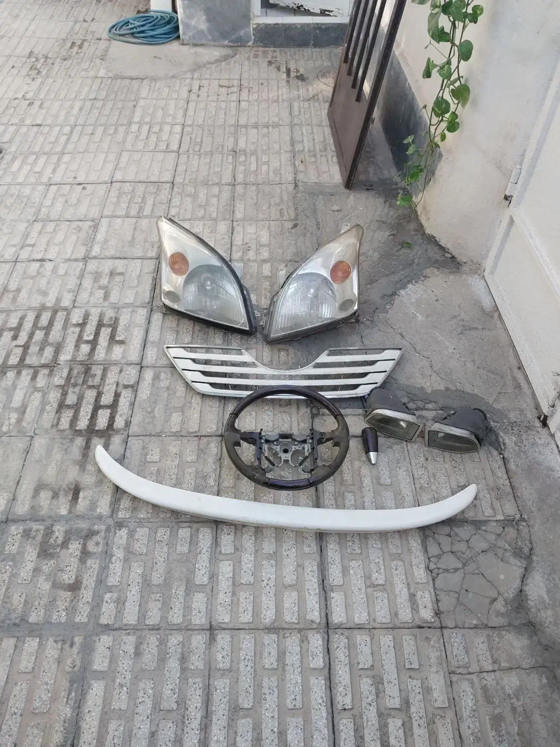 تعدادی لوازم لندکروز ،پرادو پرژکتور بال عقب کمری|قطعات یدکی و لوازم جانبی|اصفهان, شهید رجایی|دیوار