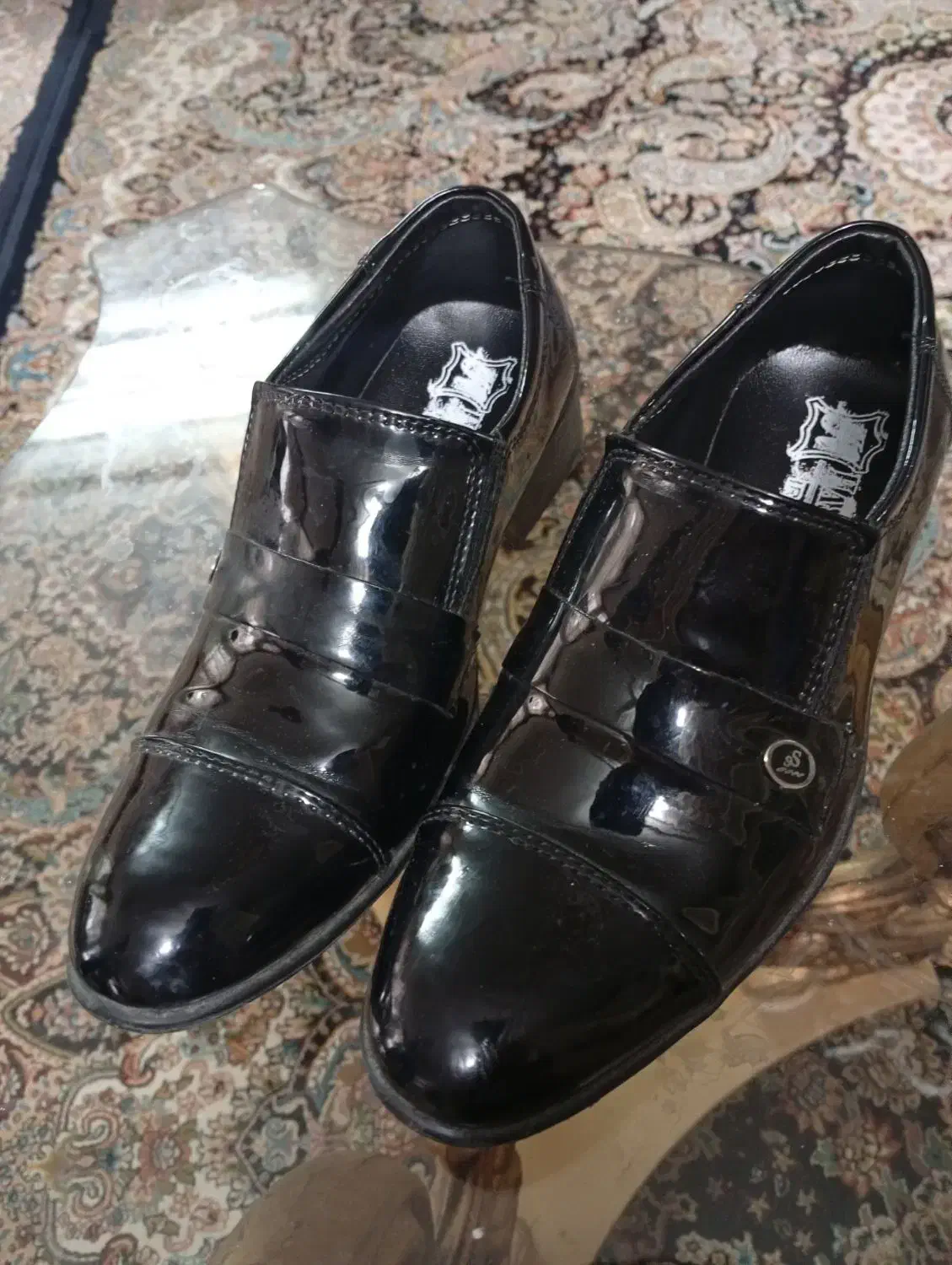 یک جفت کفش ساق دار  ودوجفت مجلسی پسرانه یک میلیون|کفش و لباس بچه|بروجرد, |دیوار