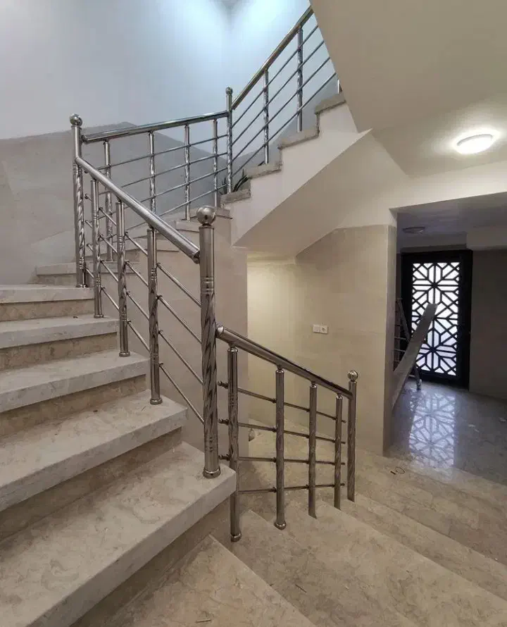 نصب و اجرای انواع نرده های استیل|مصالح و تجهیزات ساختمان|الیگودرز, |دیوار