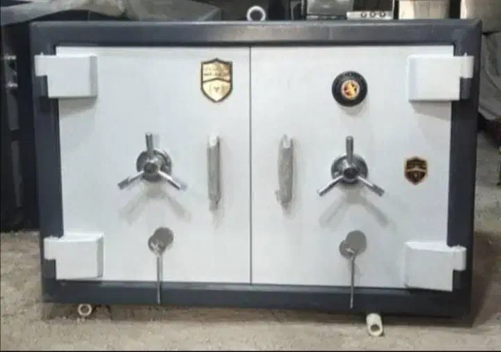 کلاسیک صندوق نسوز گاوصندوق|ماشین‌آلات صنعتی|قرچک, مهدیه|دیوار