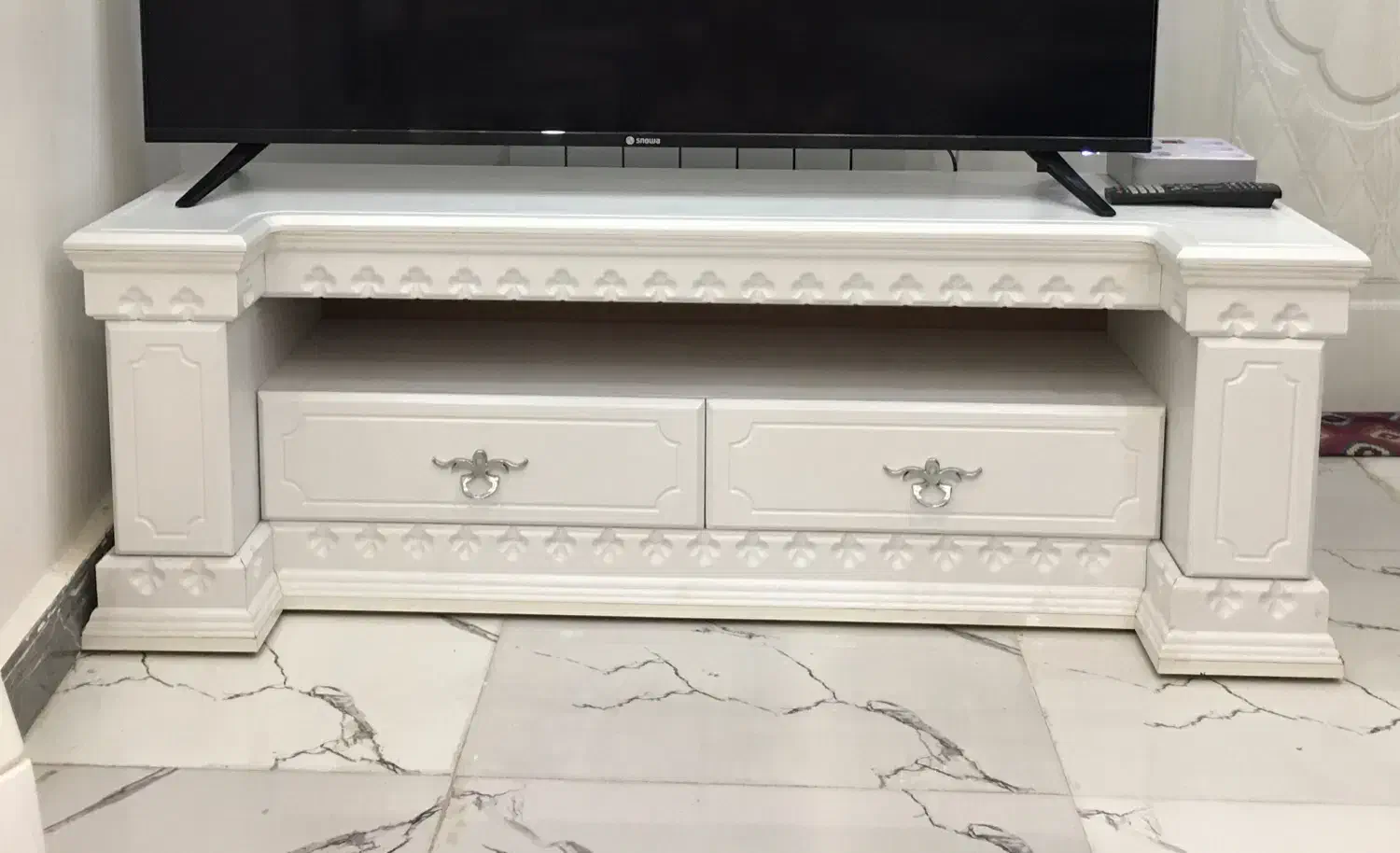 میز تی وی|میز تلویزیون|رشت, باهنر|دیوار