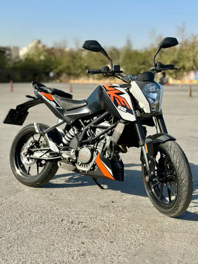 دوک ۲۰۰|موتورسیکلت|تهران, شهرک ولیعصر جنوبی|دیوار