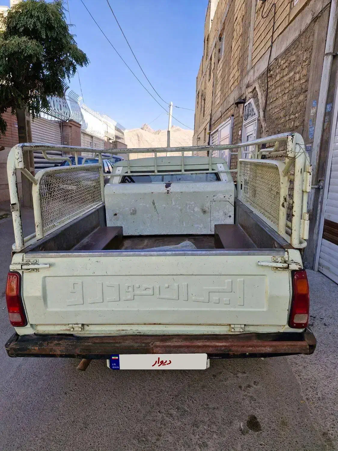 پیکان وانت|خودرو سواری و وانت|ابریشم, |دیوار