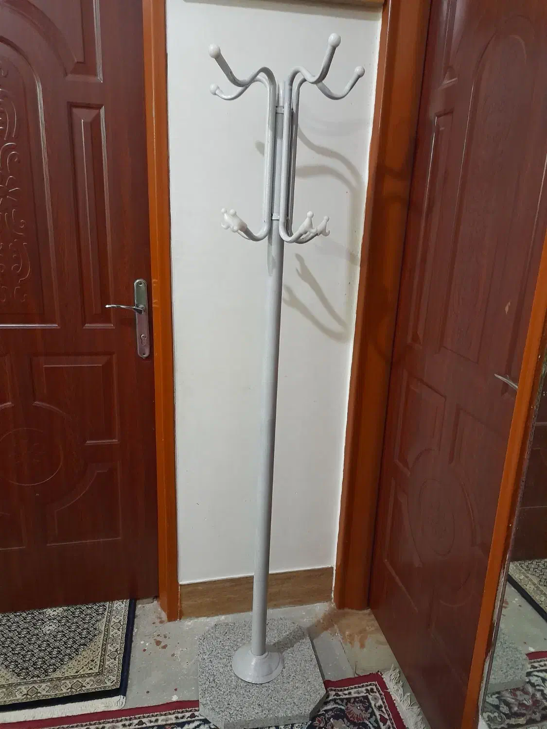 جالباسی|بندرخت و رخت‌آویز|قوچان, |دیوار