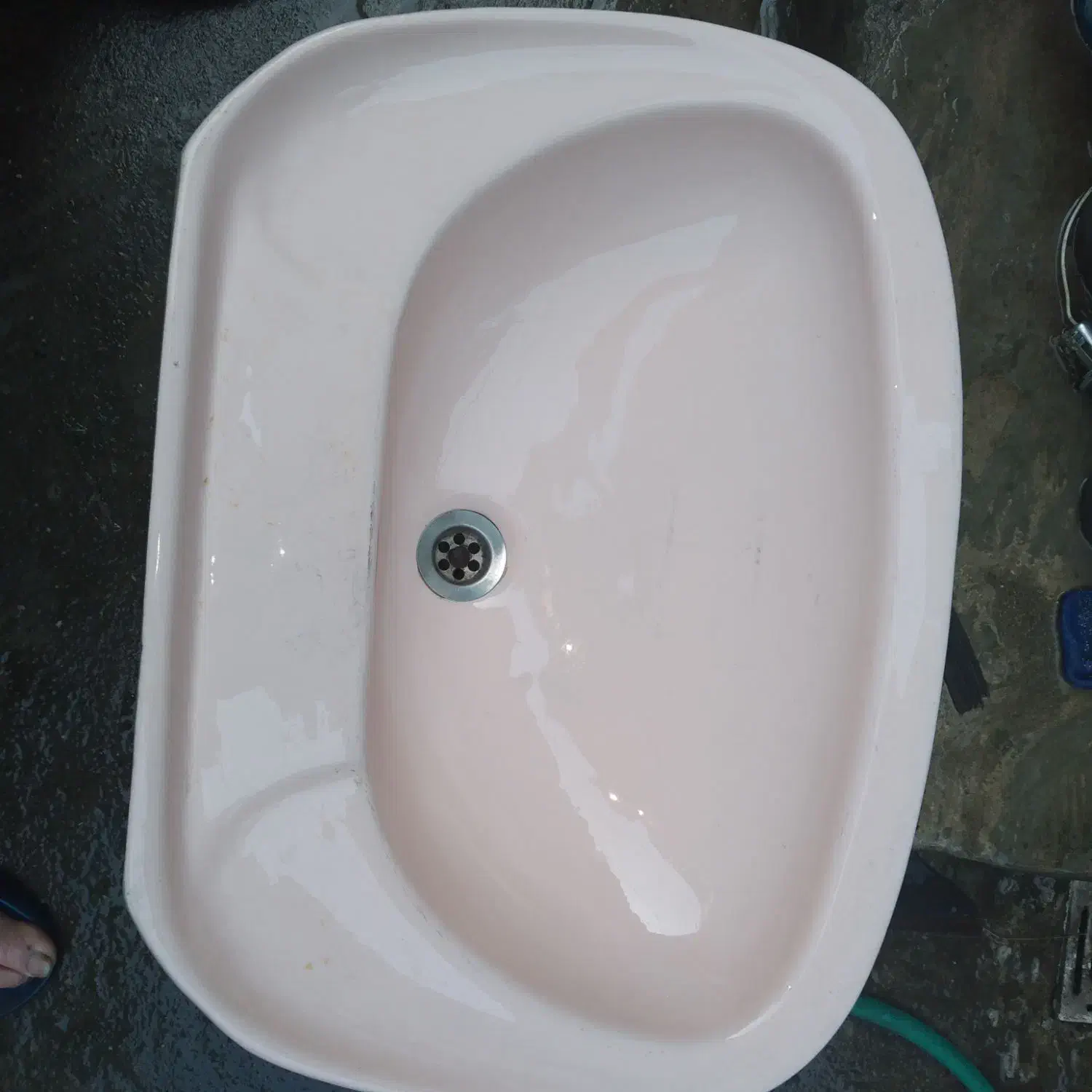 روشویی بزرگ وسالم|لوازم سرویس بهداشتی|رشت, فلسطین|دیوار