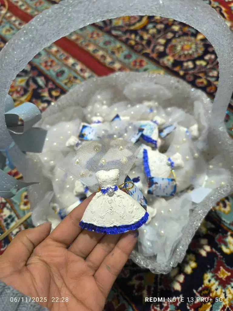 سفارش انواع دسته گل،گیفت،سینی حنا،بادکنک آرایی|صنایع دستی و سایر لوازم تزئینی|زابل, |دیوار