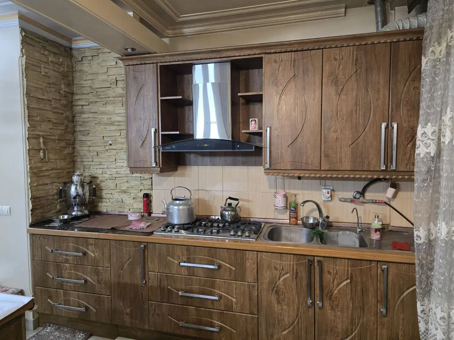 ۱۰ متر کابینت دست دوم + شیر و گاز و هود و سینک|جاکفشی، کمد، دراور|ری, شهادت|دیوار