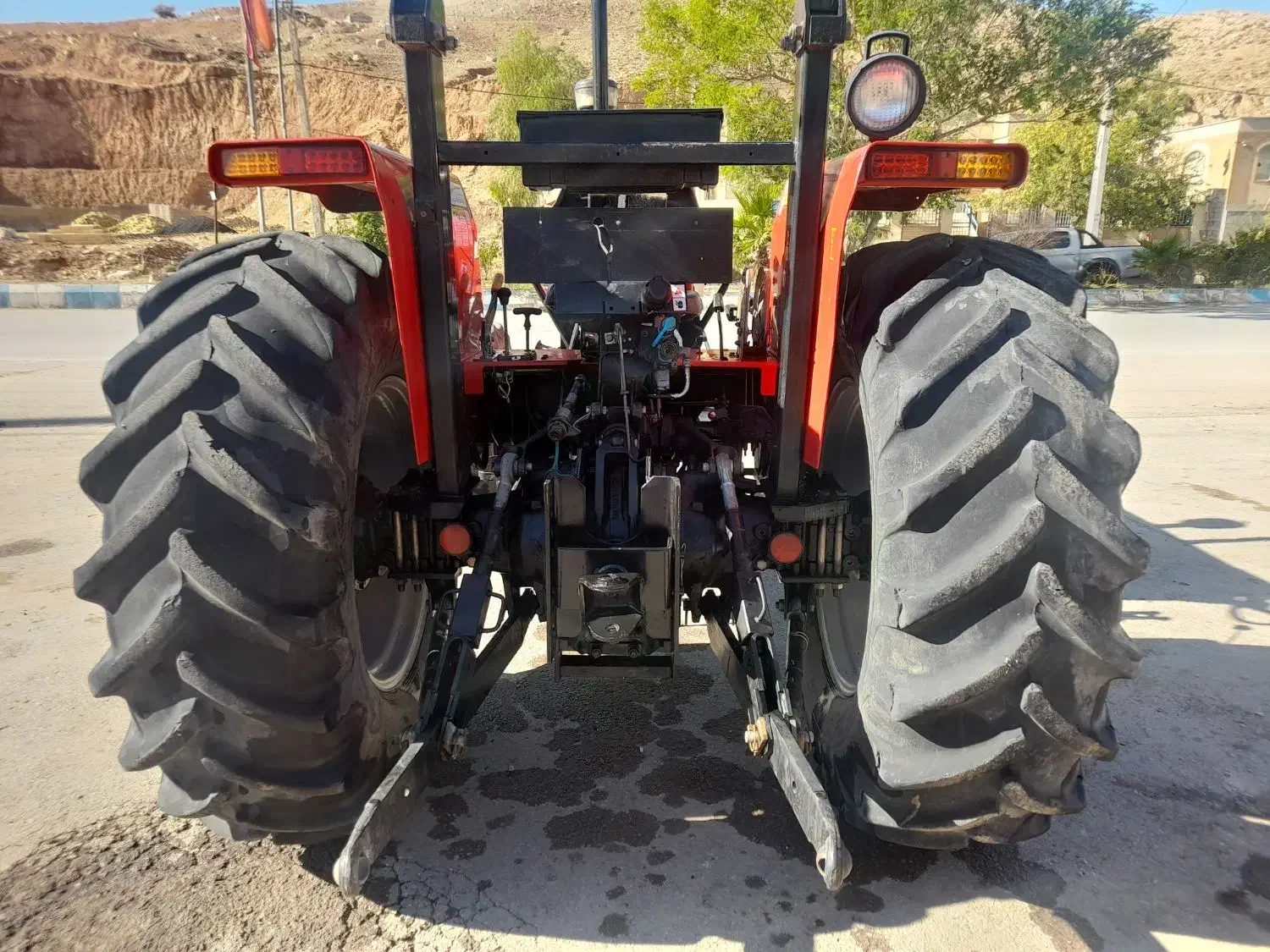 فروش تراکتور فرگوسن ،جفت کارخانه ۴۷۵ مدل آخر ۴۰۱|خودرو سنگین|آبدانان, |دیوار