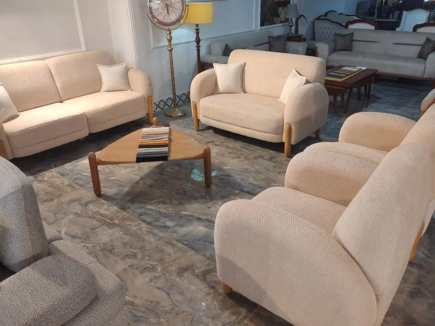 تولیدوپخش کلاف خام|مبلمان خانگی و میز عسلی|رباطکریم, وهن آباد|دیوار