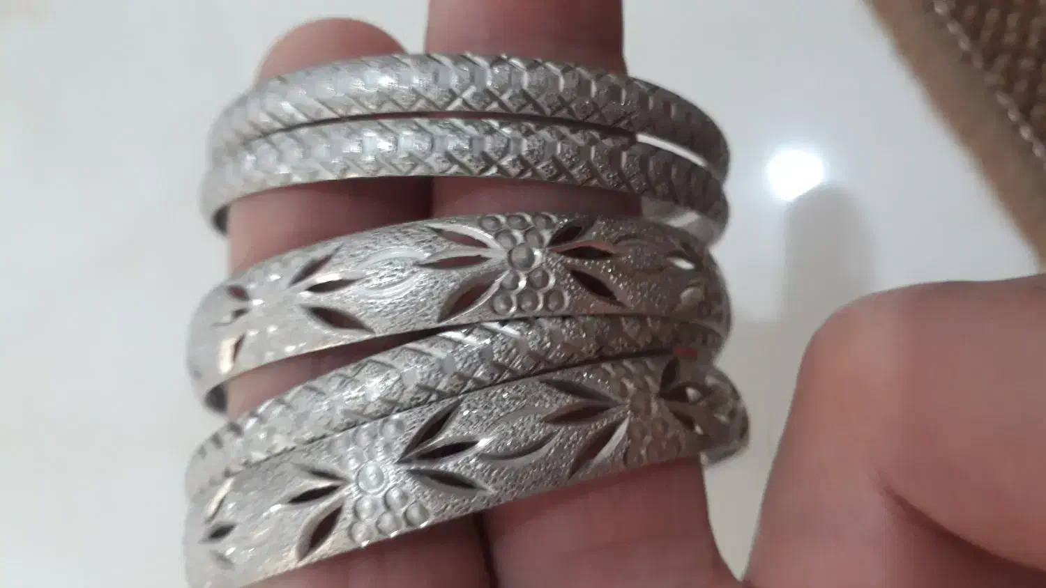 النگو|جواهرات|فردیس, قریشی|دیوار