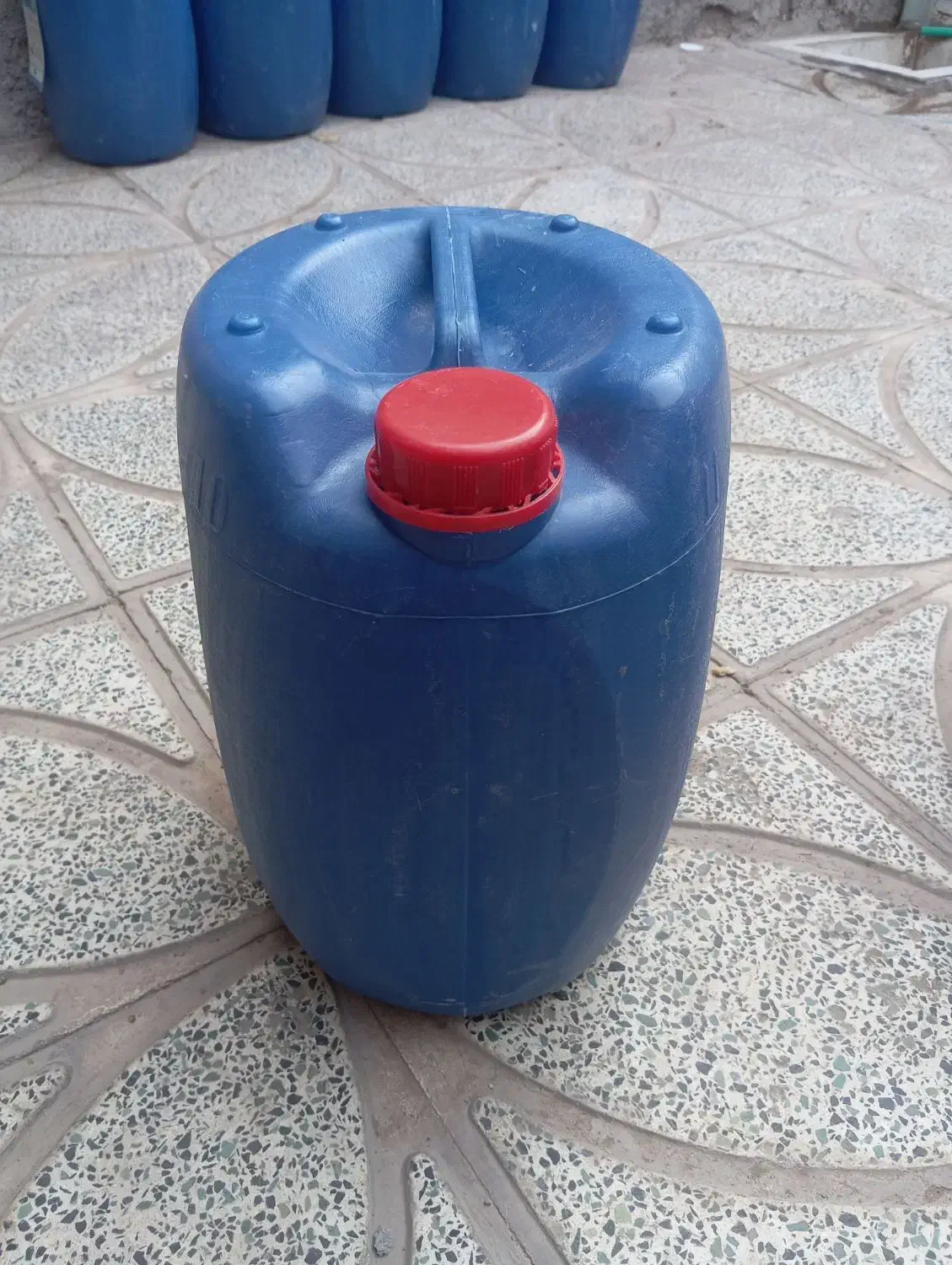 گالون ده لیتری|ظروف نگهدارنده، پلاستیکی، یک‌بارمصرف|کرمان, |دیوار