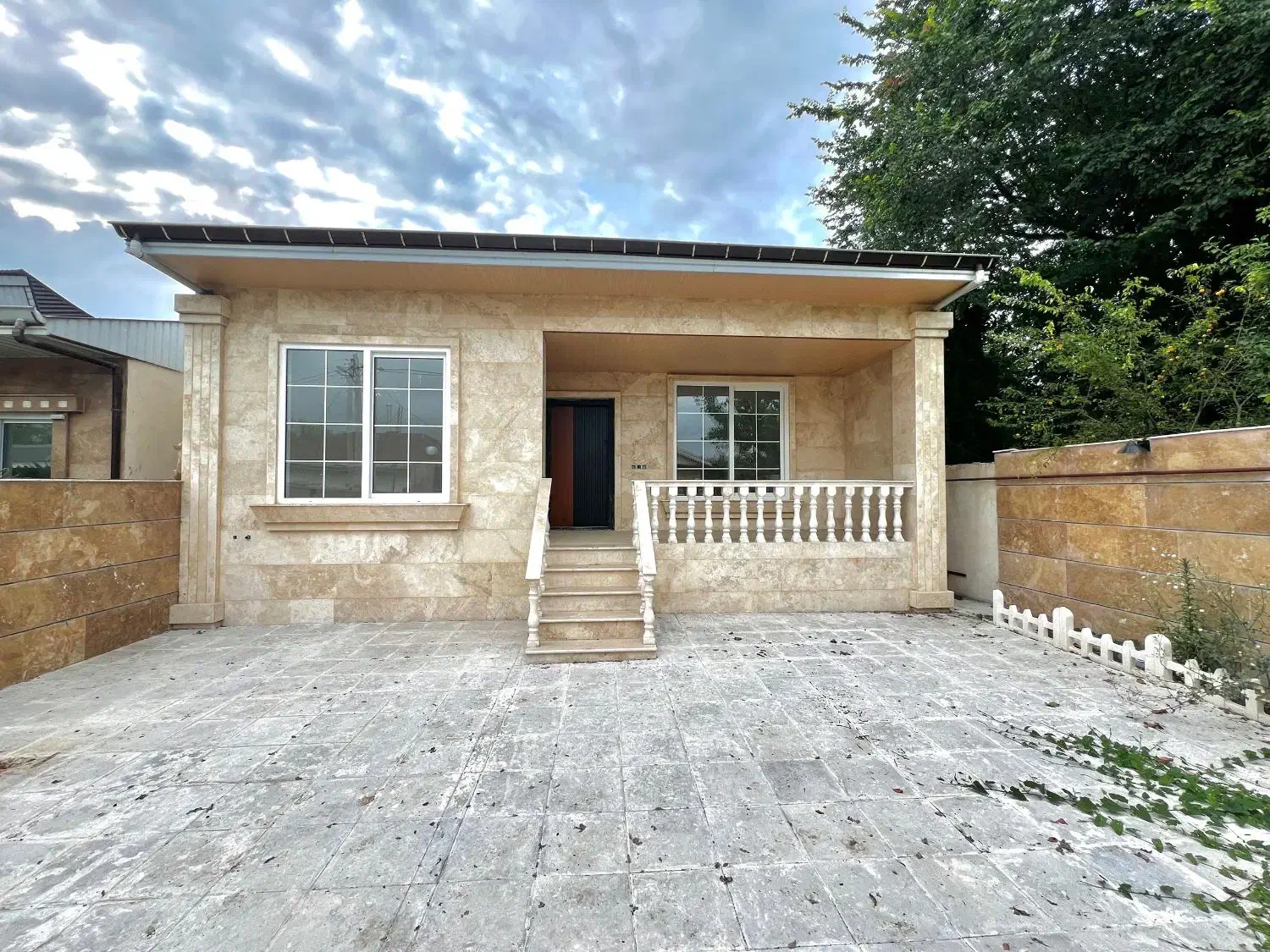 ۲۵۰ متر زمین ۱۰۰ متر ویلای نوساز روستایی جنگلی|فروش خانه و ویلا|رضوانشهر, |دیوار