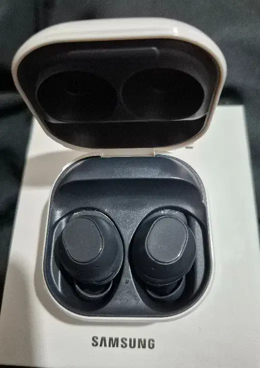 Galaxy buds fe|پخش‌کننده همراه|تهران, وحیدیه|دیوار