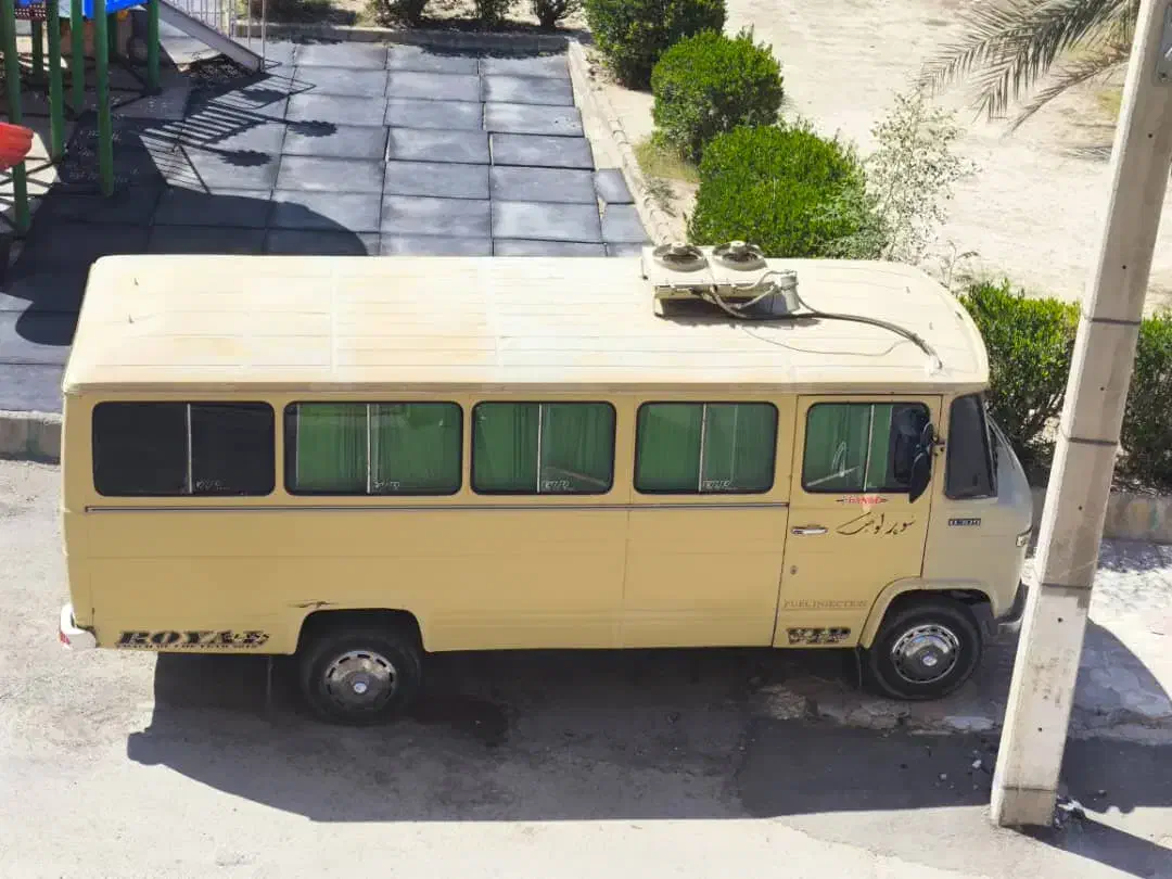 مینی بوس درجه یک همراه با امتیاز کار|خودرو سنگین|شیراز, آبیاری|دیوار