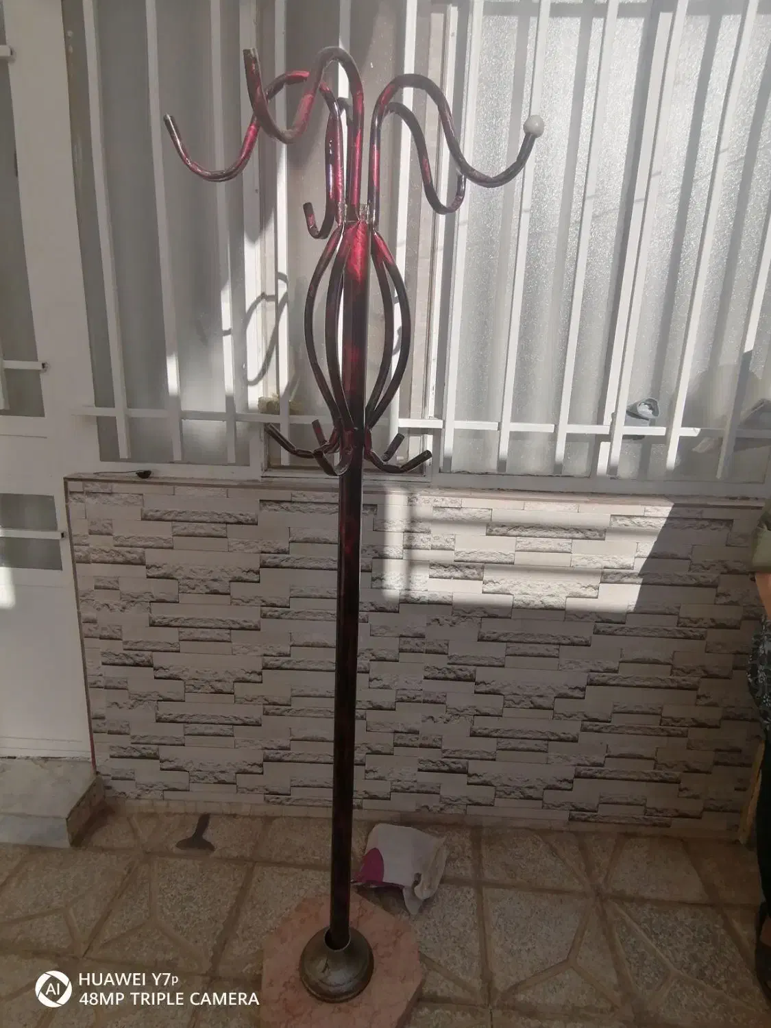 جالباسی ایستاده|بندرخت و رخت‌آویز|نیشابور, فیض آباد|دیوار