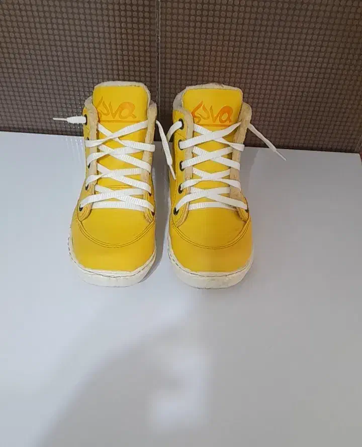 نیم بوت و کفش اسپورت|کفش و لباس بچه|مهاباد (آذربایجان غربی), |دیوار