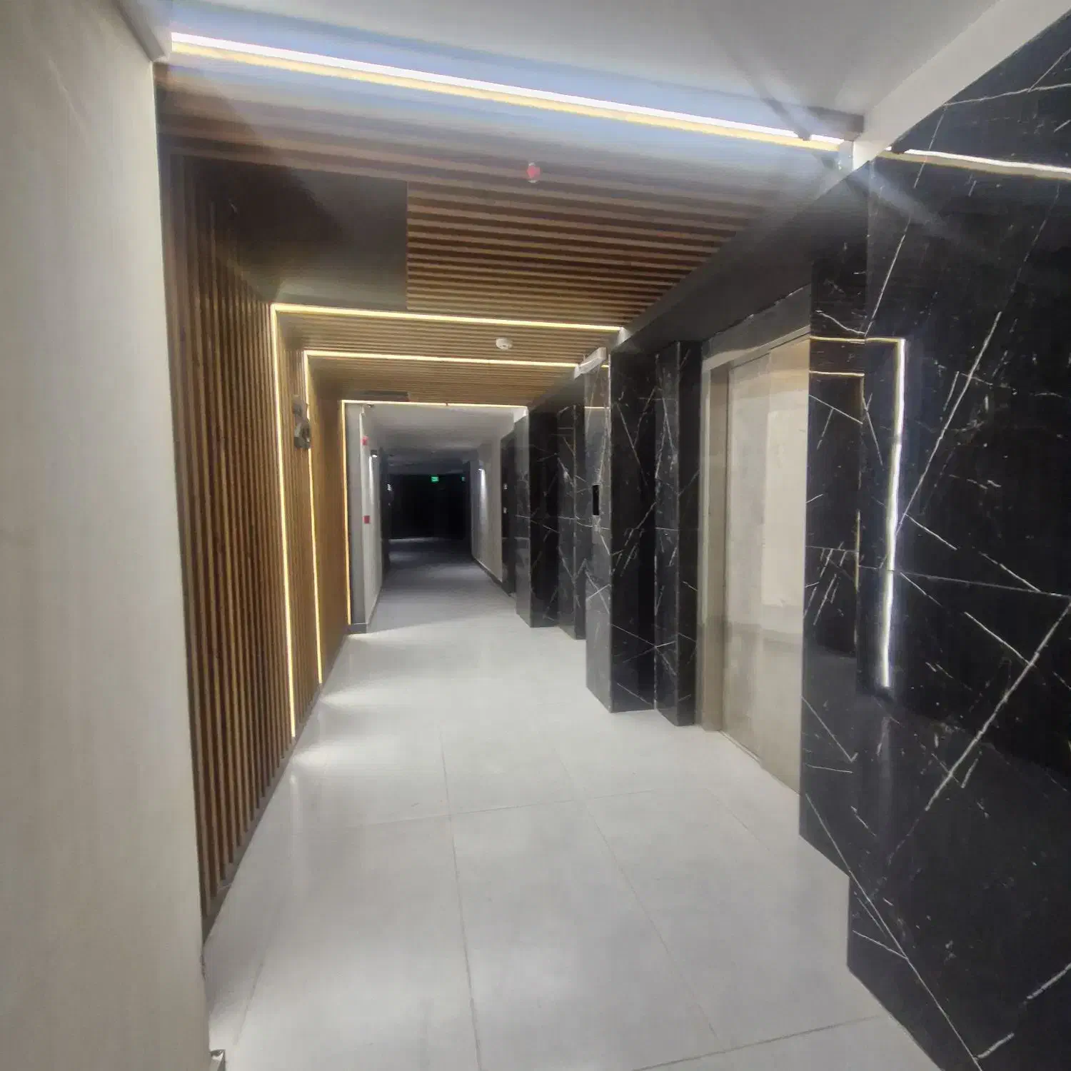 ۱۶۰ متر ۳ خواب طبقات بالا مرواریدشهربلوار زحمتکش