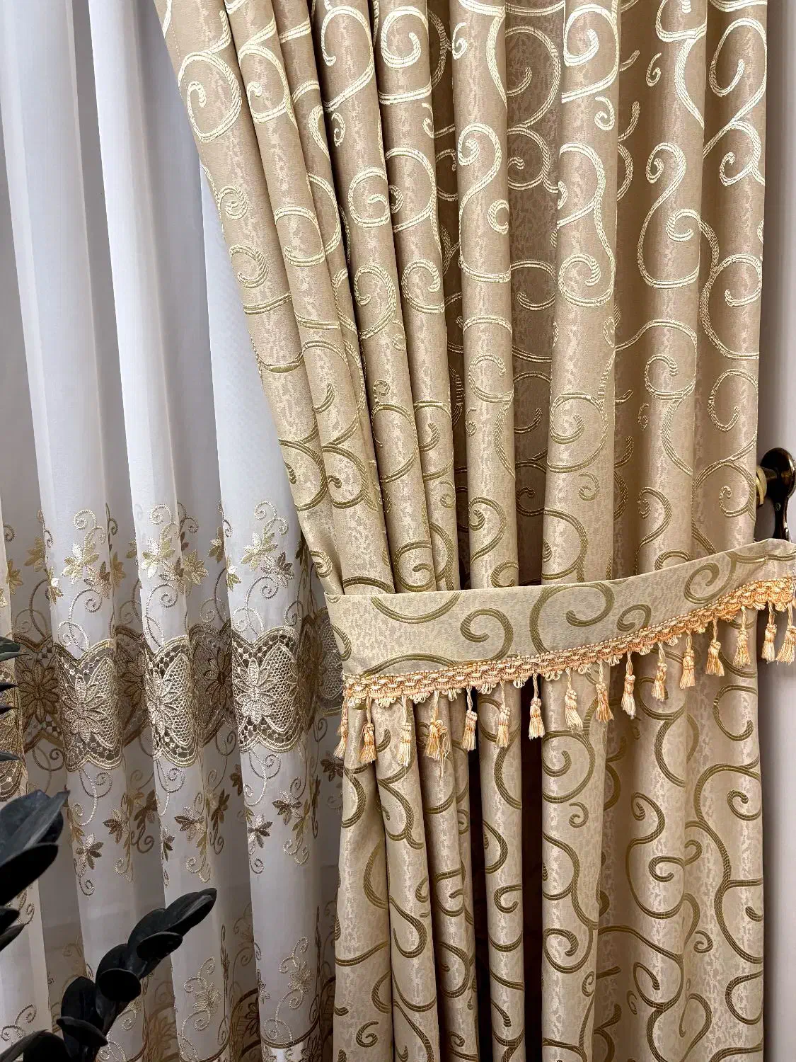 ست پرده پذیرایی سالم و تمیز به متراژ ۴عرض و ۳طول|پرده، رانر، رومیزی|شبستر, |دیوار