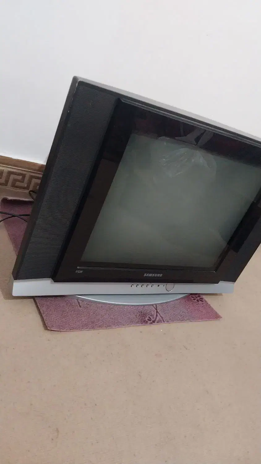 تلوزیون ۲۱اینج سامسونگ|تلویزیون و پروژکتور|خرمآباد, |دیوار