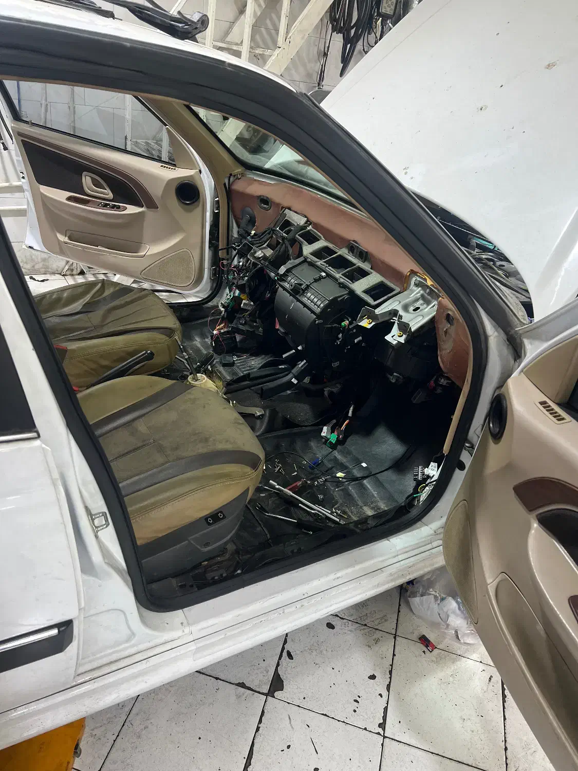 تعویض رادیاتور بخاری بدون نیاز به باز کردن داشبرد|خدمات موتور و ماشین|تهران, شهرک پاسداران|دیوار