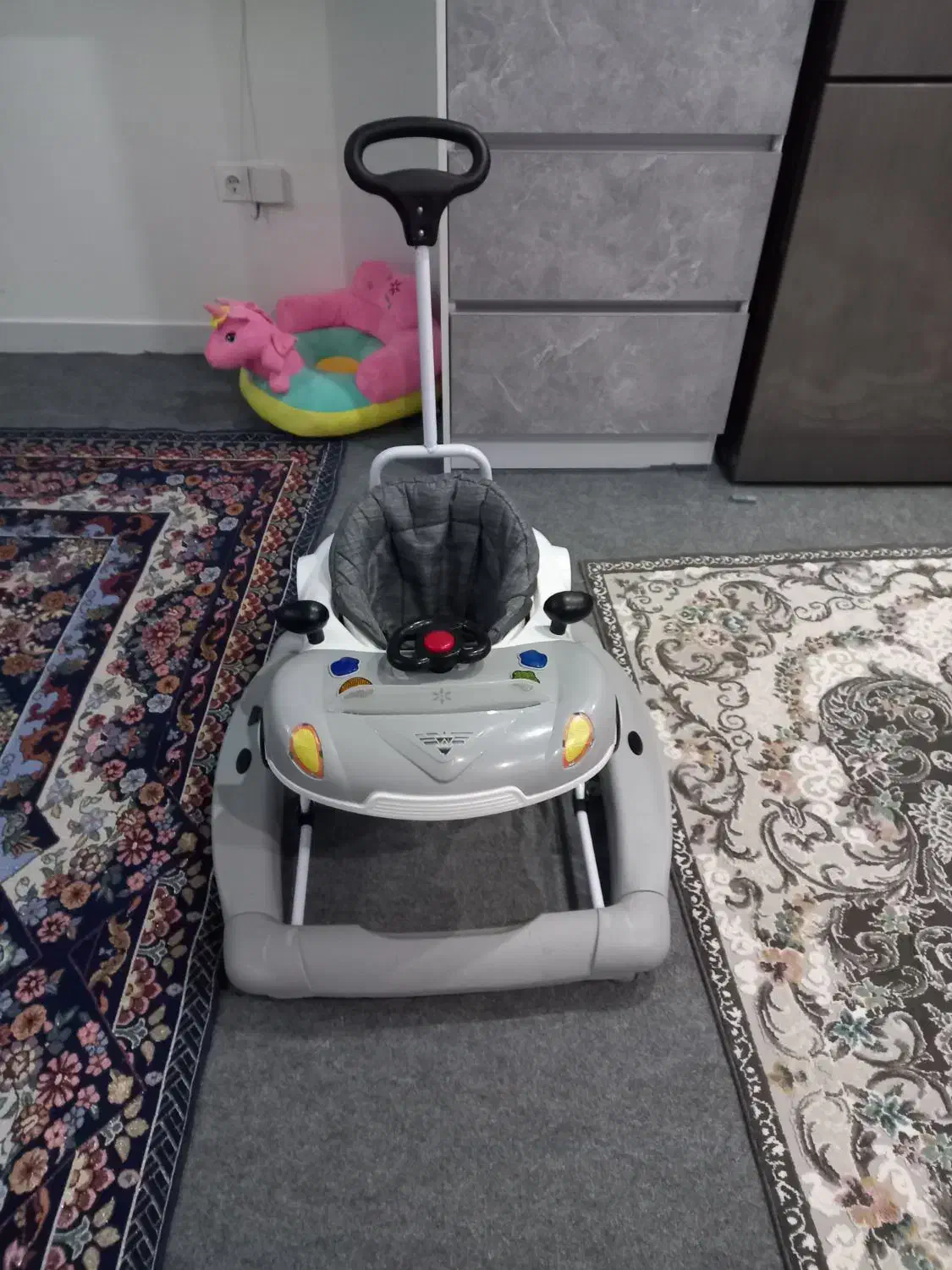 روروئک|اسباب و اثاث بچه|رشت, کوی حسینی|دیوار