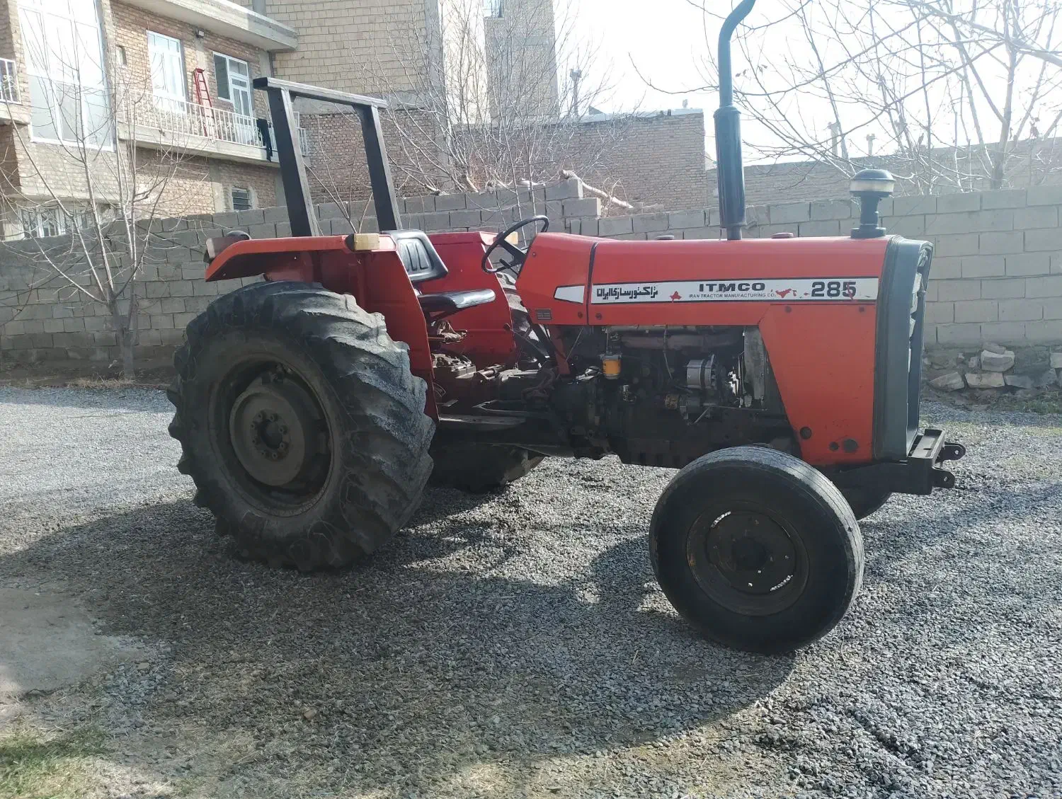 فروش تراکتور ۲۸۵مدل۶۹|خودرو سنگین|میاندوآب, |دیوار