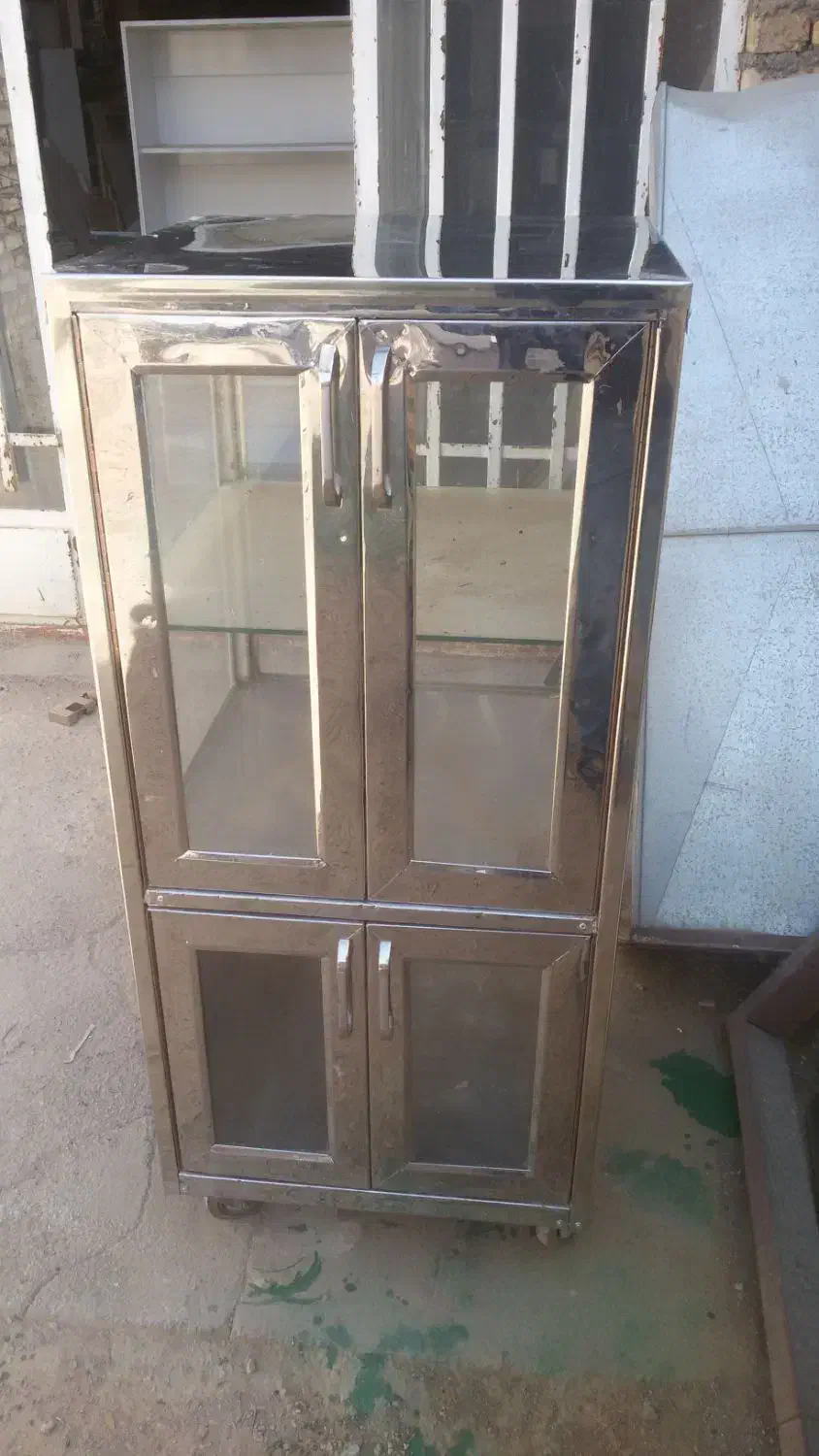 ویترین کیک باقلوا|کافیشاپ و رستوران|حبیب آباد, |دیوار