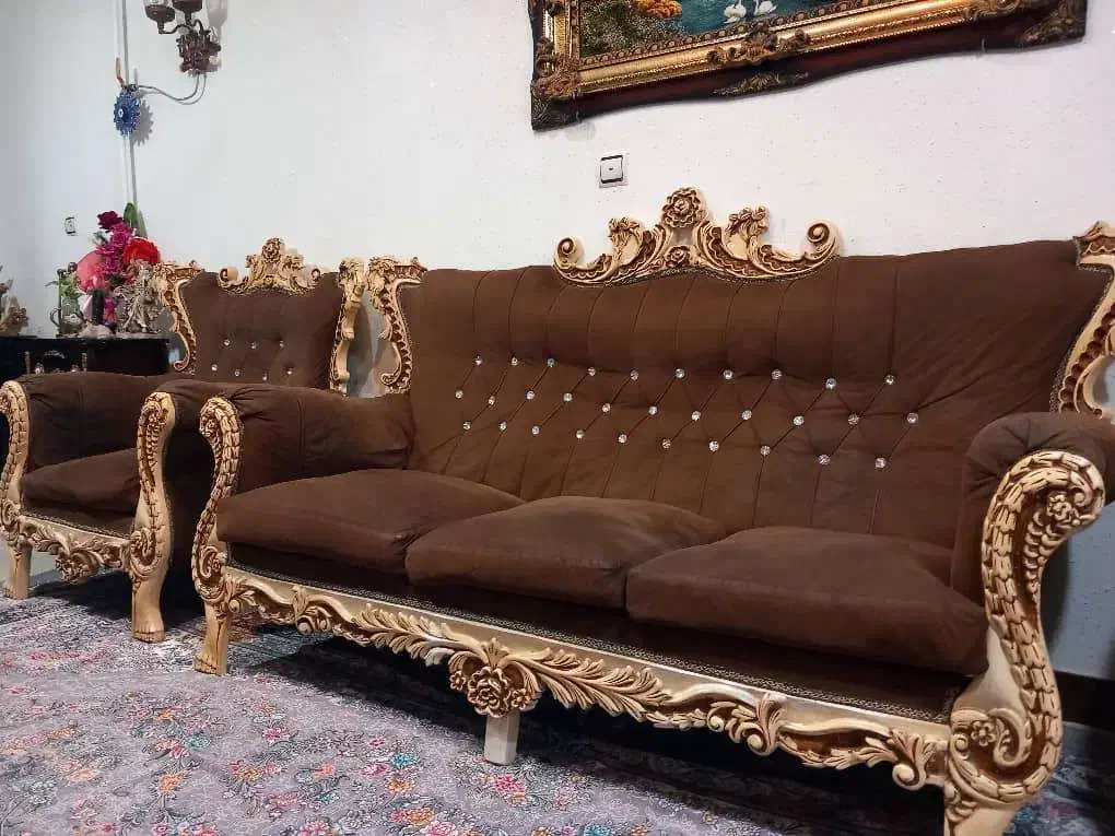 مبل ۷ نفره سلطنتی به همراه میز عسلی|مبلمان خانگی و میز عسلی|رشت, جانبازان|دیوار