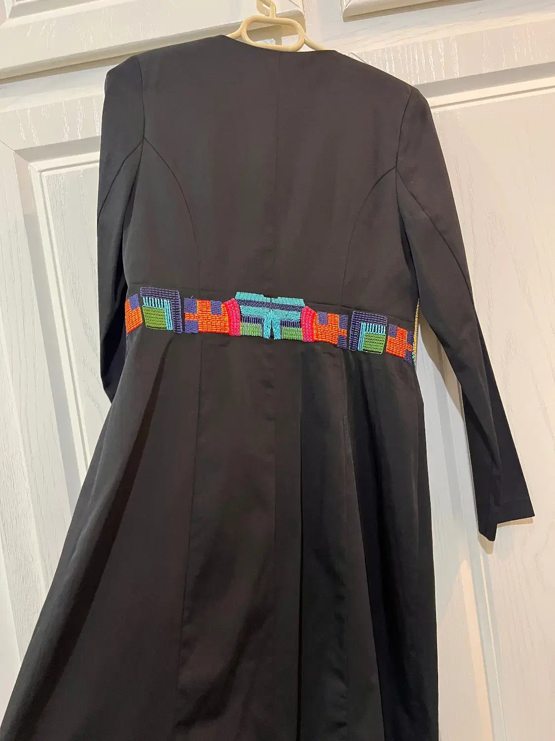 مانتوترک|لباس|مشهد, هفت تیر (حافظ)|دیوار