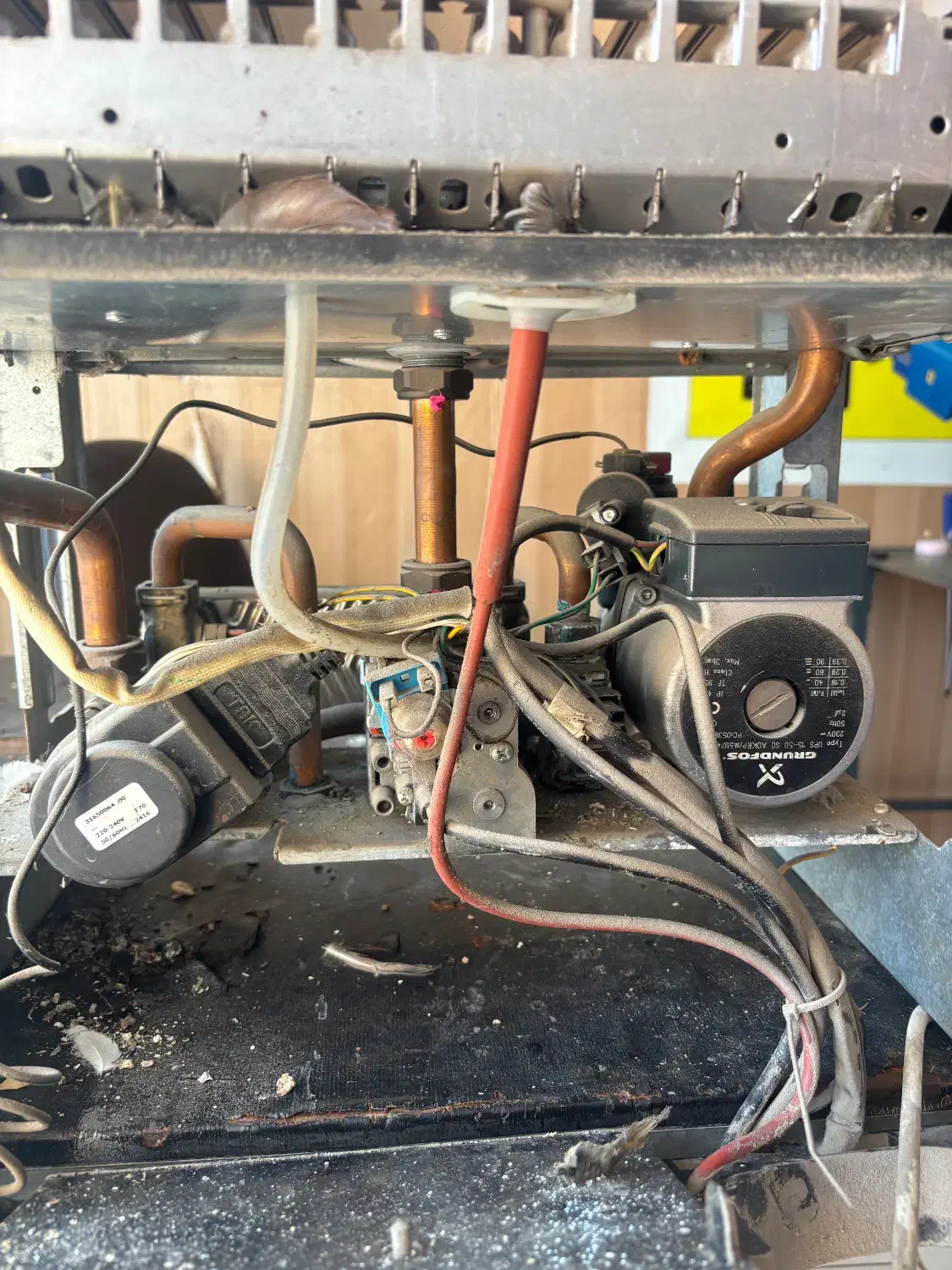 تعمیر و سرویس کامل پکیج دیواری|آبگرمکن، پکیج، شوفاژ|آمل, |دیوار