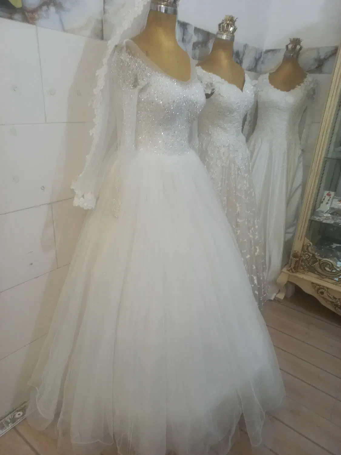 تعدادی لباس عروس درحد نو|لباس|مینودشت, |دیوار