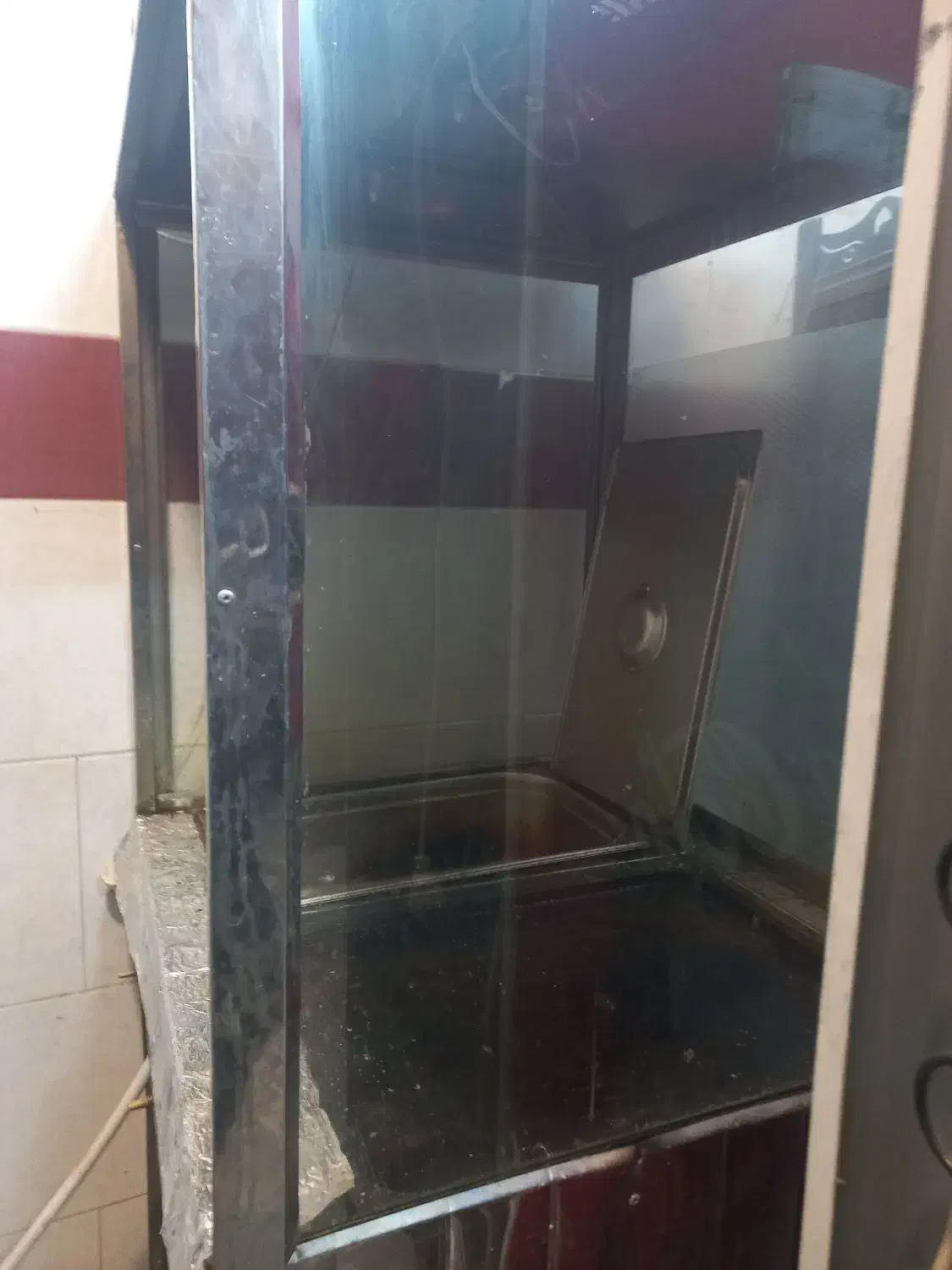 فر ساندویچی|کافی‌شاپ و رستوران|شاهین‌شهر, حافظ جنوبی|دیوار