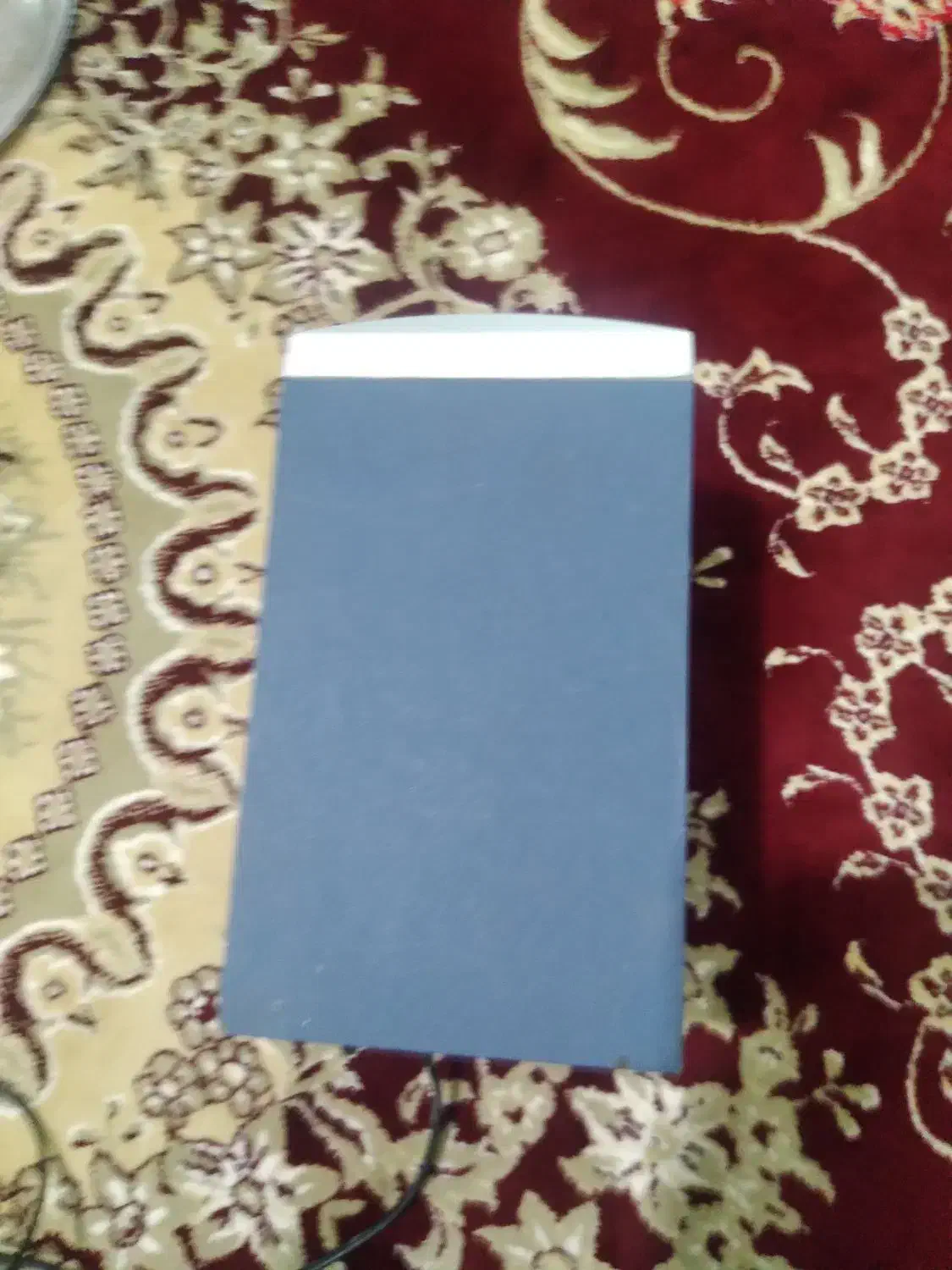 یک عددباند|سیستم صوتی خانگی|صحنه, |دیوار