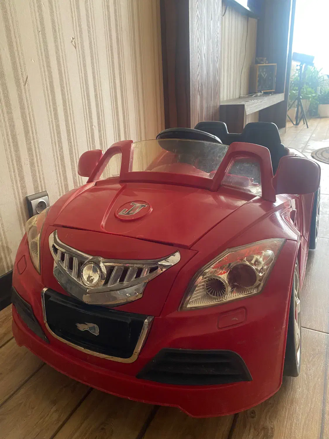 ماشین شارژی نو|اسباببازی بچه|فولادشهر, B1|دیوار