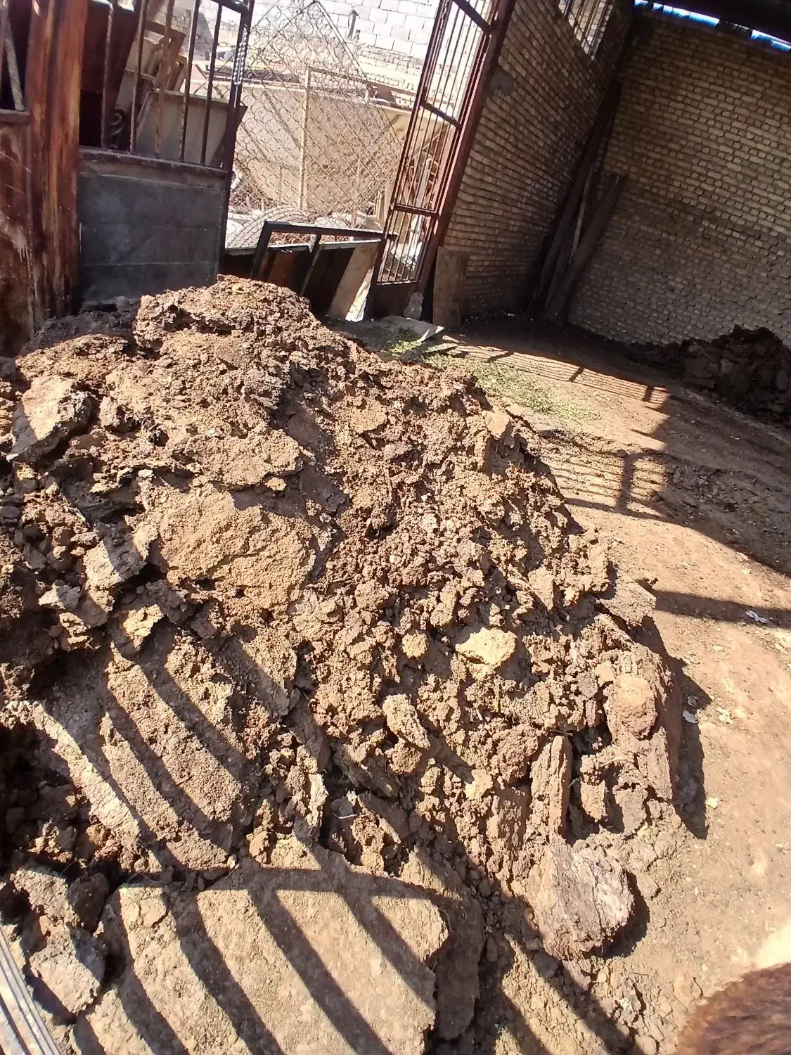 کود گوسفندی|گل و گیاه طبیعی|اصفهان, قهجاورستان|دیوار